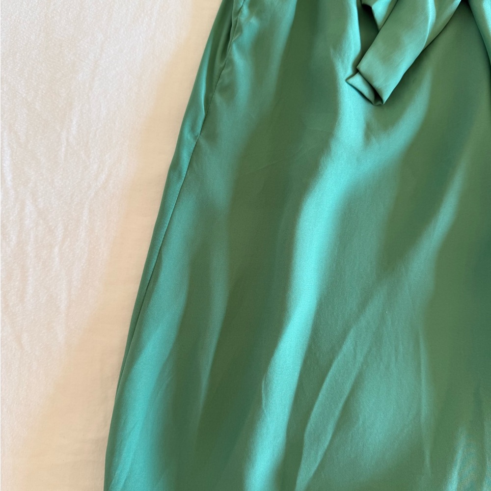NWT Anthropologie Elegant, Silk, Green Ruffle Blouse - Picture 3 of 8